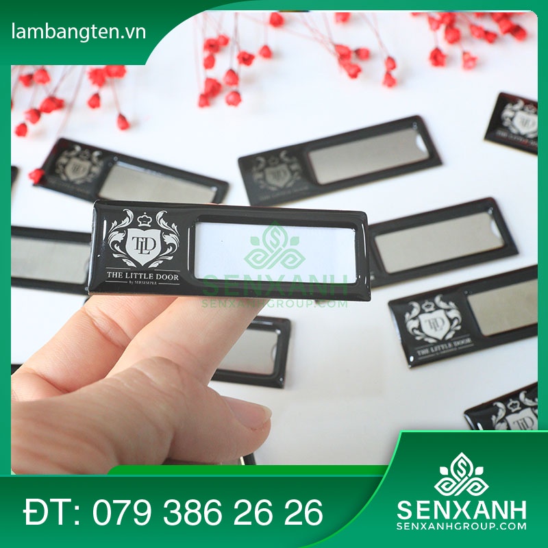Thẻ tên nhân viên, Bảng tên nhân viên nam châm