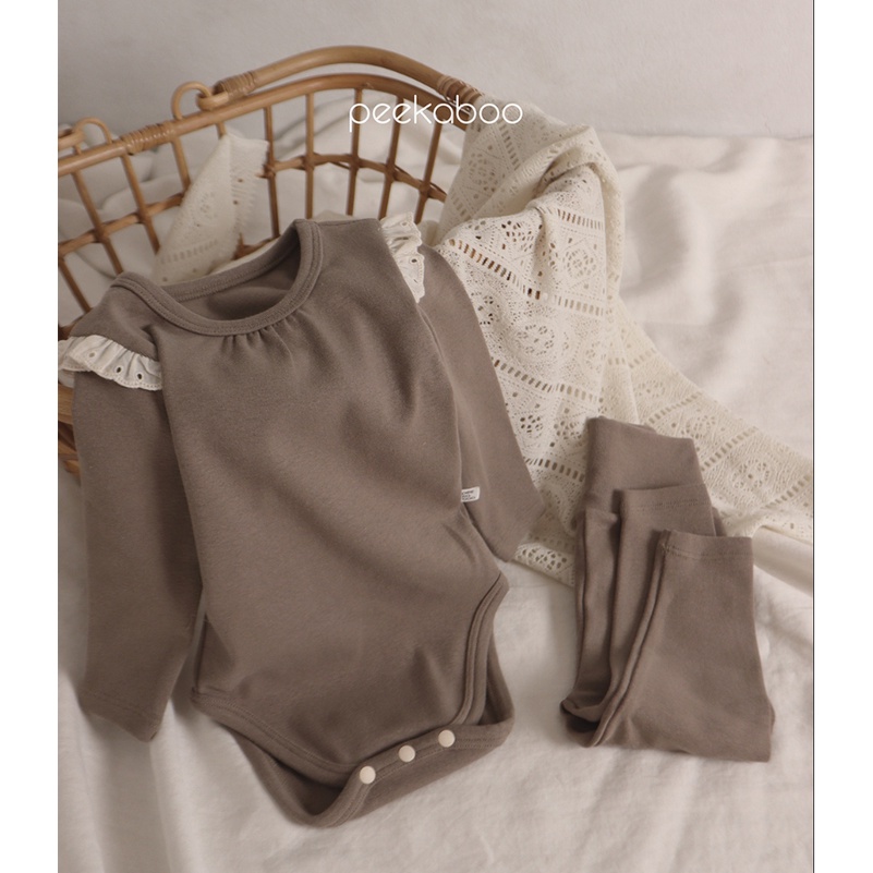 (Chính hãng) Bộ suit áo dài tay cài cúc đũng kèm quần dài cạp 5cm Petit thu đông 2022 Peekaboo made in Korea cho bé gái