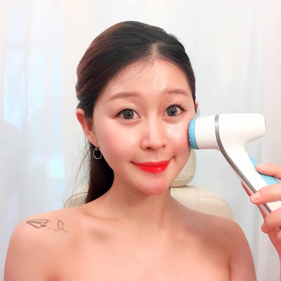 [đầy đủ phiếu bảo hành hoá đơn chính hãng Nu Skin] máy rửa mặt cao cấp ageLOC LumiSpa Nuskin tặng bờm rửa mặt