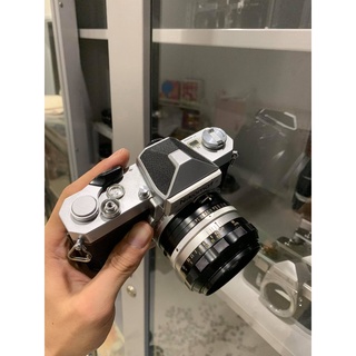 Máy phim Nikomat và lens