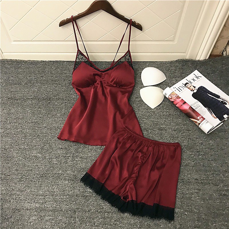 Đồ Ngủ 2 Dây Quần Cộc Ren Xẻ Mặc Nhà Lụa Satin Cao Cấp AMK.10043