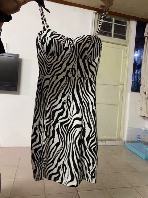 Đầm body 2 dây sọc vằn sang chảnh