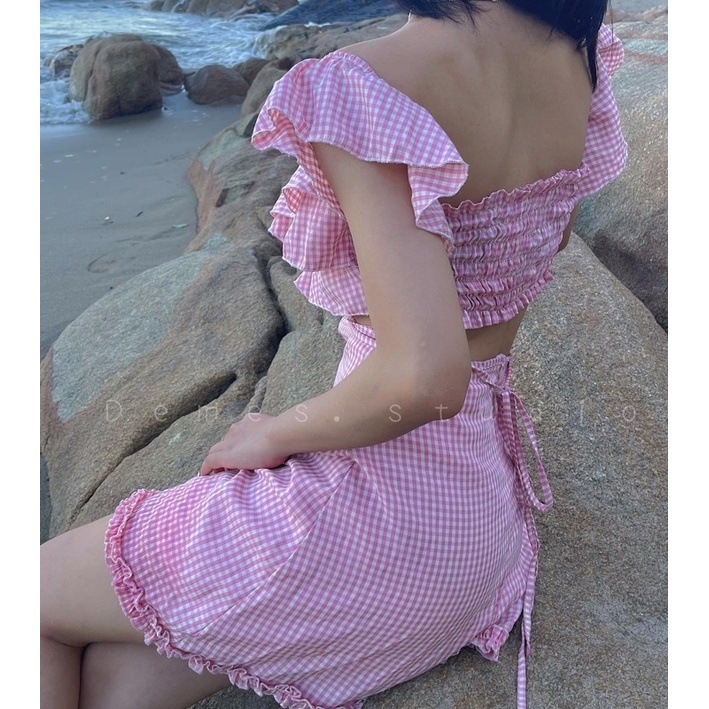 Set áo tầng crop trễ vai kèm chân váy bèo buộc dây Sunny Set