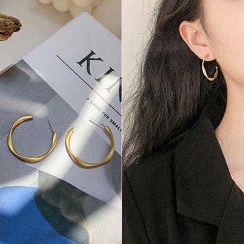 Bông Tai Hình Tròn Bằng Kim Loại Cao Cấp Phong Cách Âu Mỹ Mới 2020
