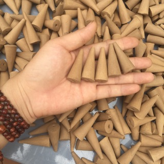 Nhan nụ trầm hương