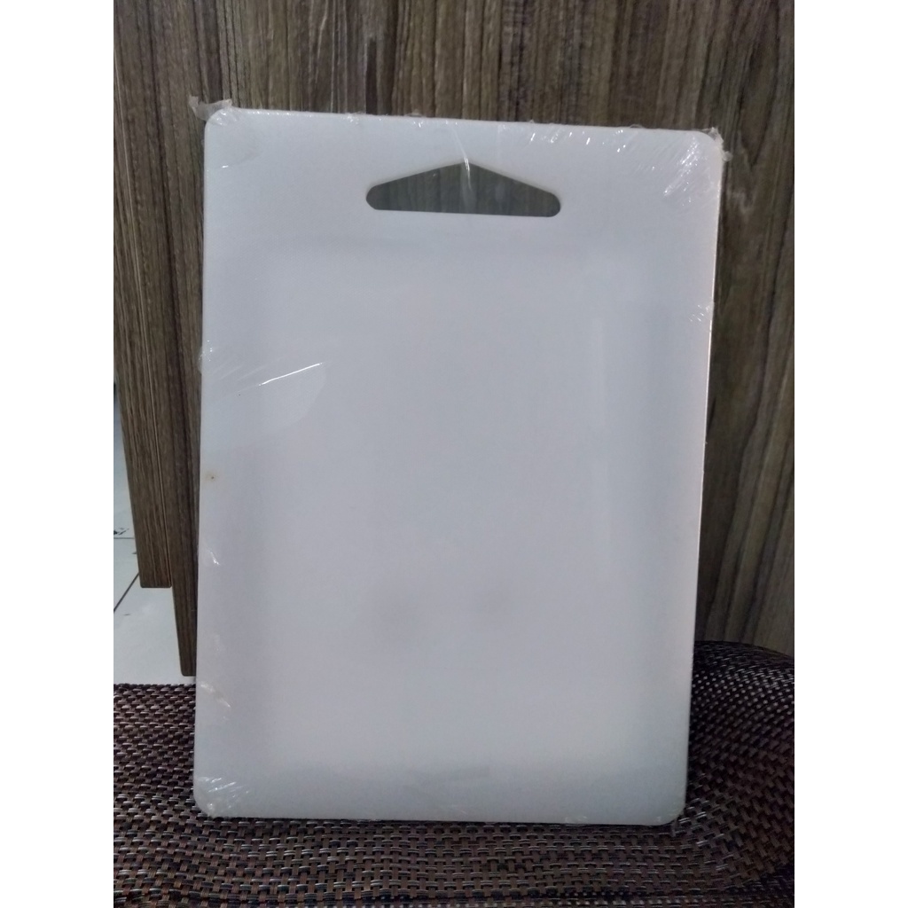 Thớt nhựa nhiều màu kháng khuẩn dùng trong bếp nhà hàng