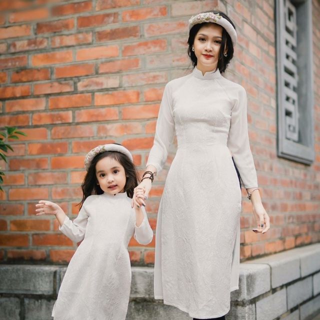 Set áo dài cách tân mẹ và bé