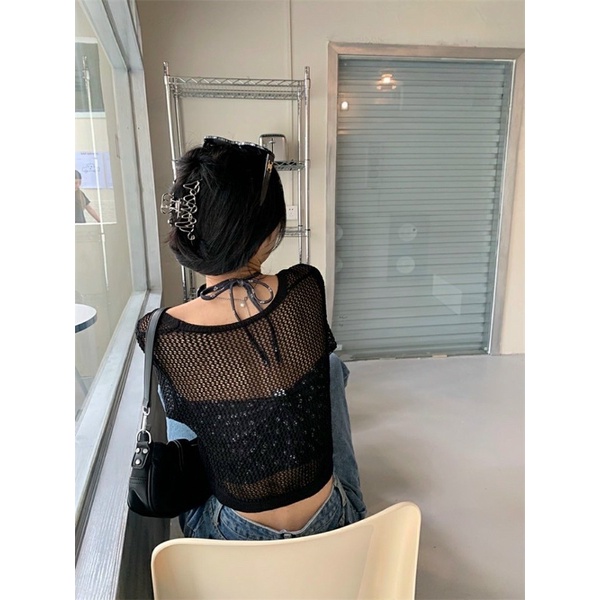 Set hai chi tiết áo yếm len hoa nhí mix kèm áo khoác cadigan lưới