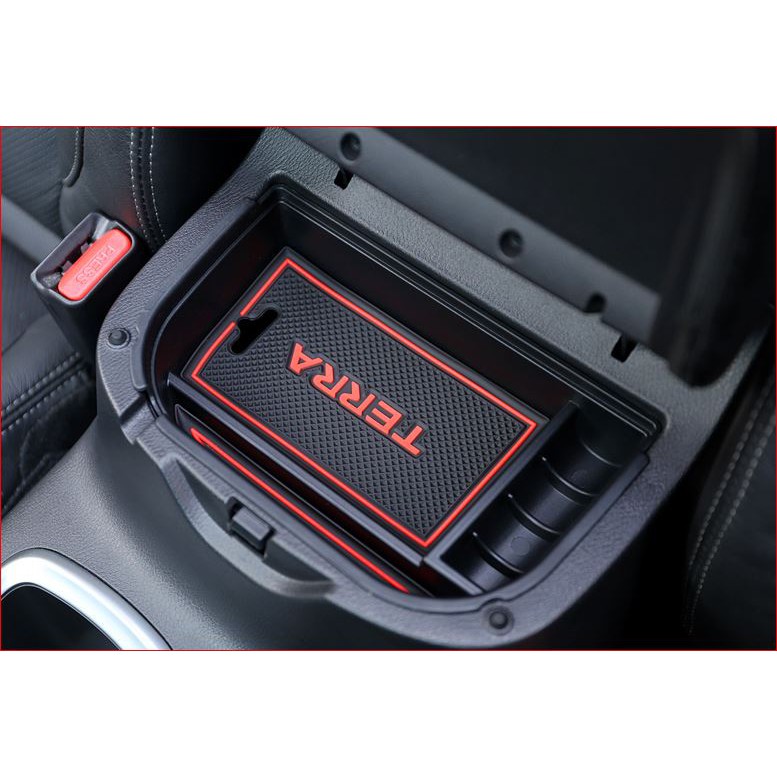 Khay đựng đồ ngăn hộp tỳ tay Nissan Terra 2018- 2020