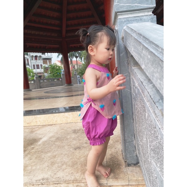 Bộ đồ cho bé gái quần phồng áo yếm cổ kiềng