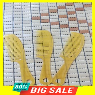 Lược Nhựa Chải Tóc 1 Cái (Màu Ngẫu Nhiên)