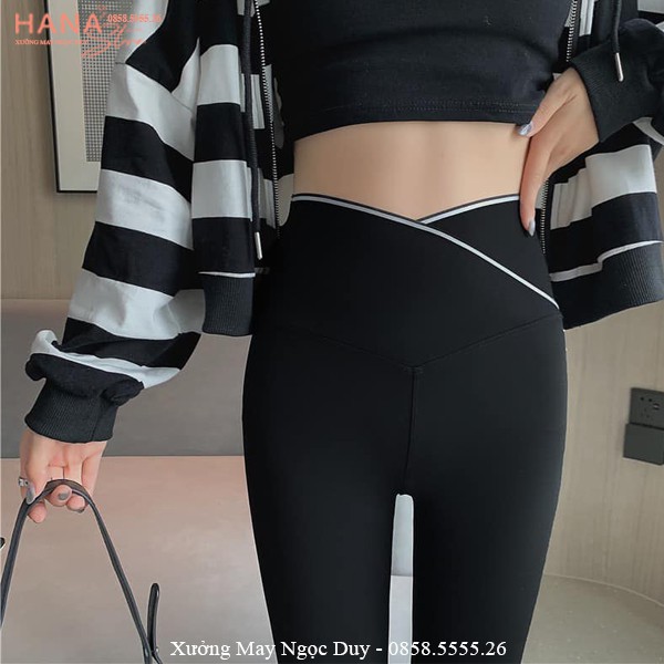 Quần legging nữ cạp cao viền sọc kẻ trắng vạt chéo gen bụng nâng mông dáng quần tregging dài ôm thun gân vải co giãn gym | BigBuy360 - bigbuy360.vn