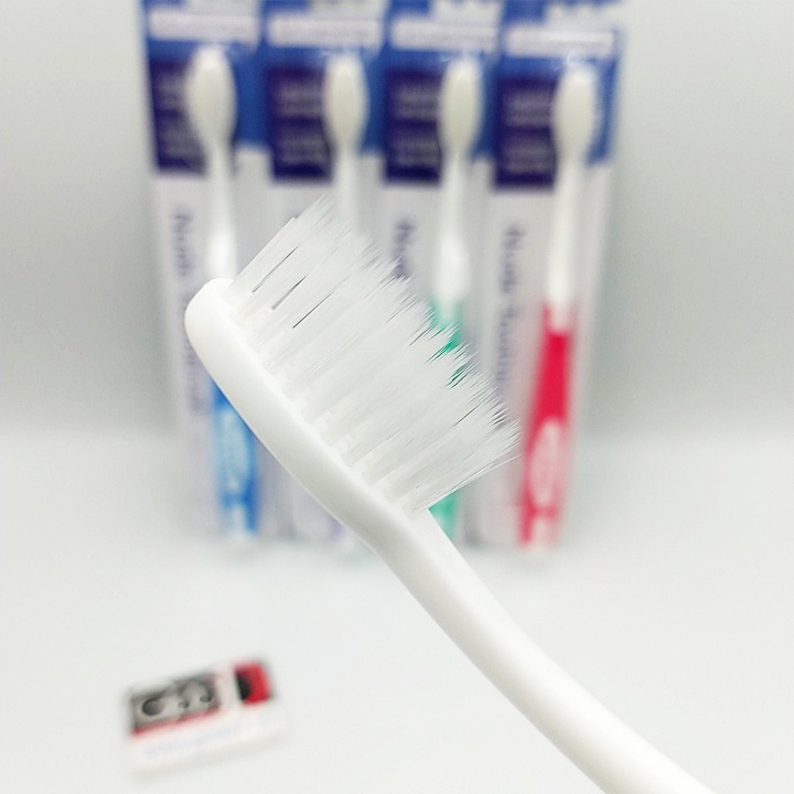 Bàn Chải Đánh Răng Cao Cấp Hàn Quốc Nude Toothbrush (Màu ngẫu nhiên)