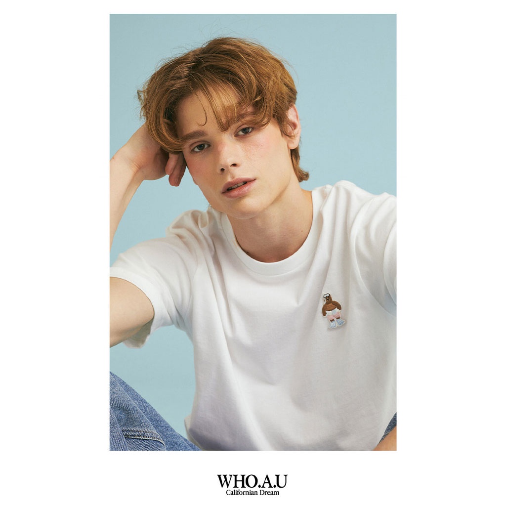 Áo thun WHOAU họa tiết steve đi biển WHRAB3691U