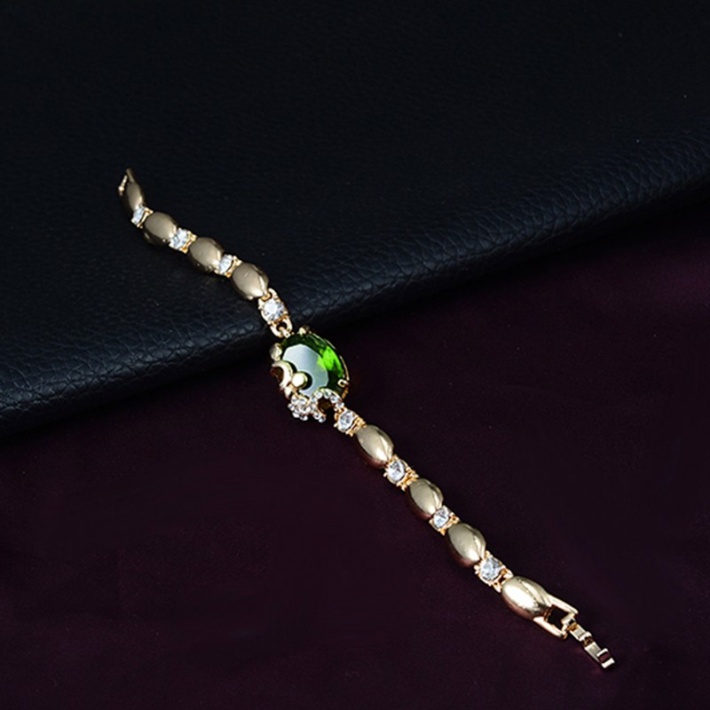 Bộ nữ trang gồm dây chuyền mặt đá pha lê ( Vòng Đeo Cổ , Nhẫn , Bông Tai )