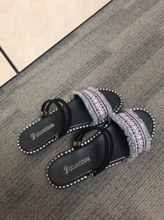 Sandal thổ cẩm