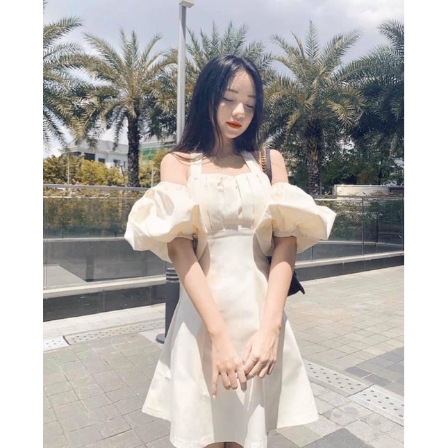 Đầm cổ yếm rớt tay phồng xếp ly ngực