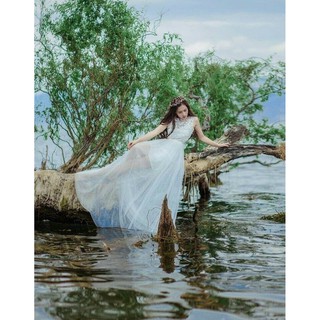 Đầm maxi sát nách lưới đính lông vũ sang trọng