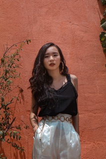 Áo hai dây viền ren lụa