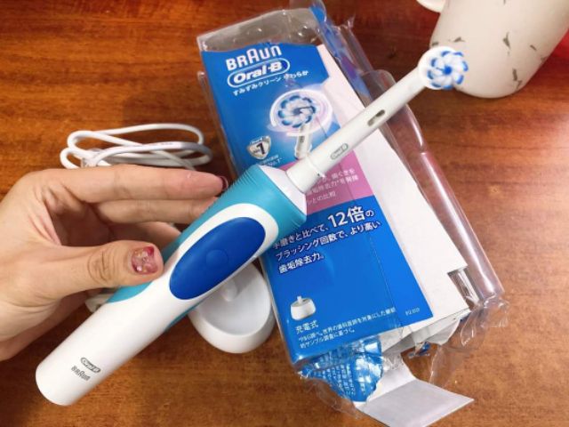 BÀN CHẢI ĐIỆN ORAL -B nhật bản