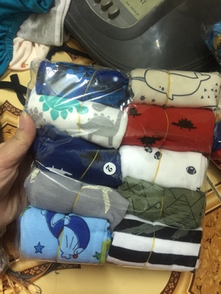 Quần đùi carter bé trai