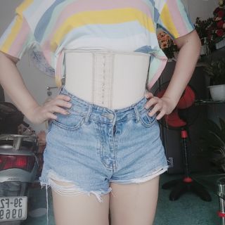 Latex corset chuẩn hy lạp
