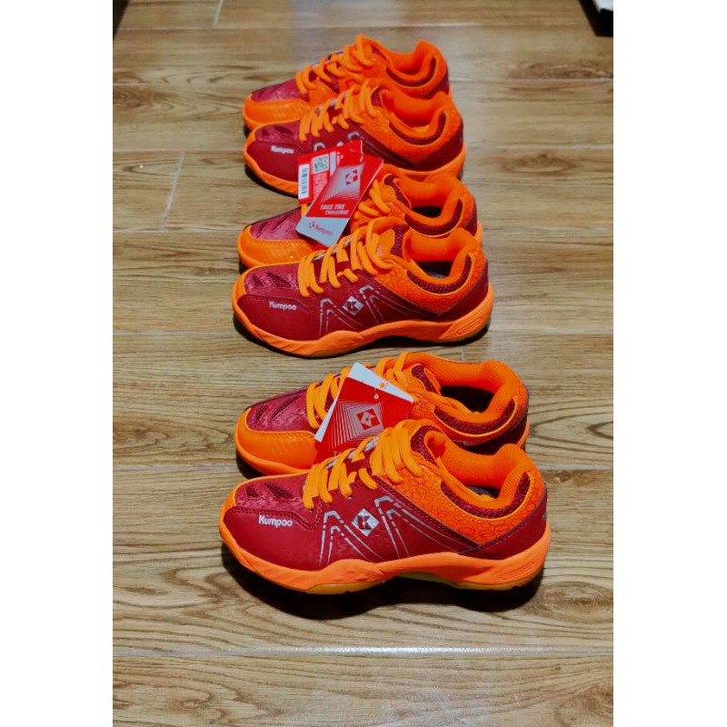 Giầy cầu lông trẻ em