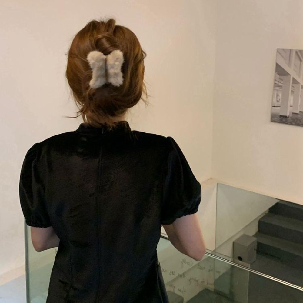 Kẹp Tóc Hình Bướm / Cá Mập Phủ Lông Phong Cách Hàn Quốc Ngọt Ngào Cho Nữ