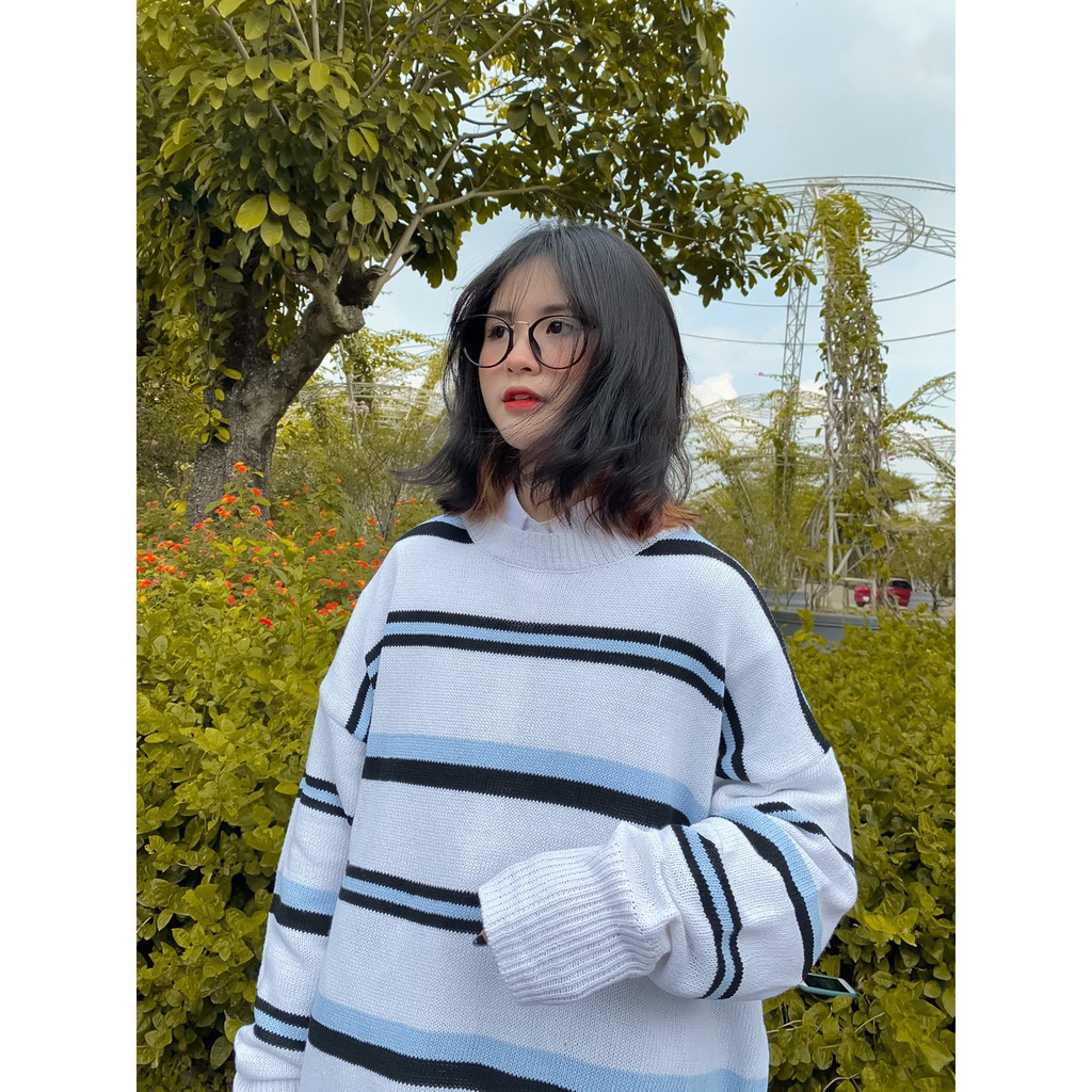 Áo sweater len kẻ xanh