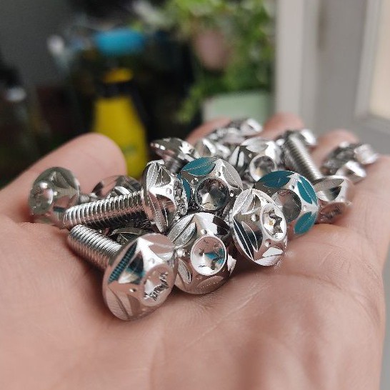 ốc inox đầu lớn (ngôi sao) - 6li15 (m6x15) - 6li2 (m6x20) gắn dàn áo xe máy