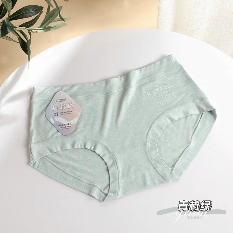 Quần lót cotton lạnh co giãn 4 chiều cao cấp, đáy lót sợi bông tự nhiên kháng khuẩn. Phom 45-60kg, vòng mông 85-97cm.