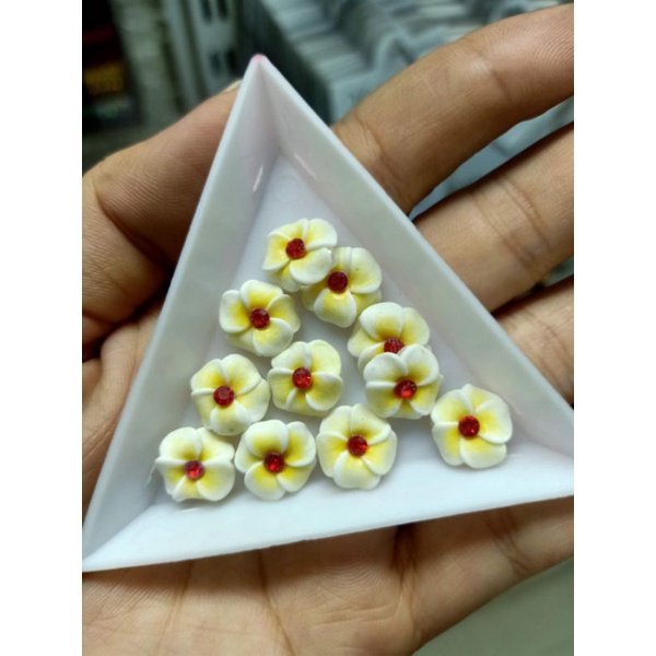hoa đậu bột trang trí nails 5 cánh