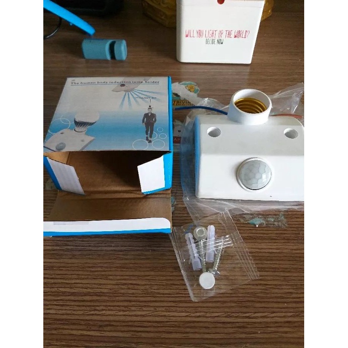 Đuôi đèn cảm ứng hồng ngoại Suneco, Cảm biến chuyển động tự động bật đèn khi có người đi qua, Bảo hành 06 tháng