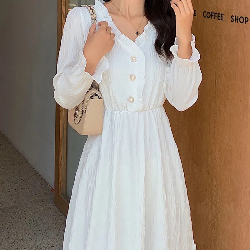 Váy đầm trắng dáng dài hai lớp cúc ngọc cổ bèo