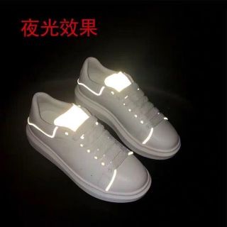 Giày MCQ nữ phát sáng mới