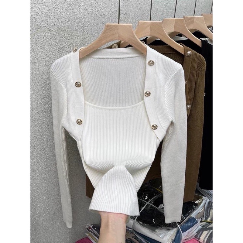 Áo len gân cổ vuông khuy đồng vạt bầu hàng QC hot (ảnh shop chụp)