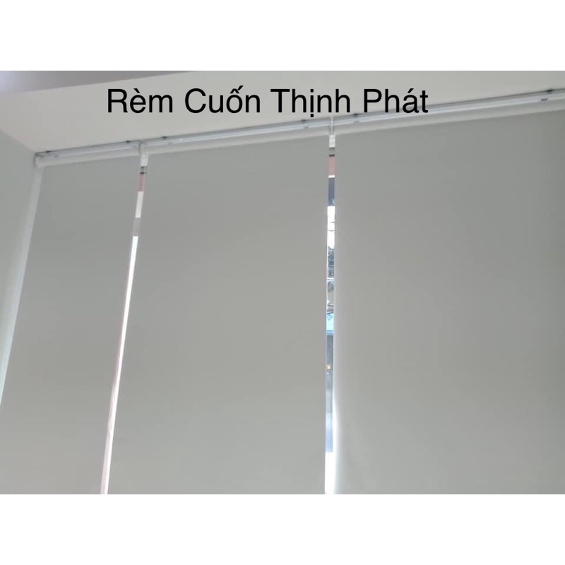 Rèm chống nắng cửa sổ Thịnh Phát. Rèm cuốn cửa sổ mầu Trắng ( Làm Theo KT Yêu Cầu)