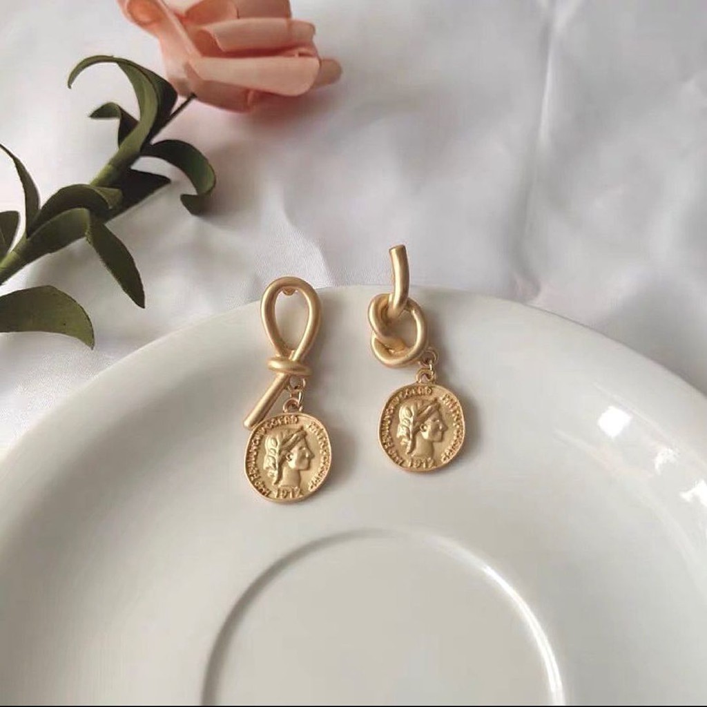 𝘼𝙫𝙖 𝙀𝙖𝙧𝙞𝙣𝙜𝙨