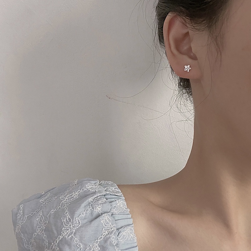 1 Đôi bông tai mạ bạc S925 hình hoa hồng đơn giản không gây dị ứng cho nữ