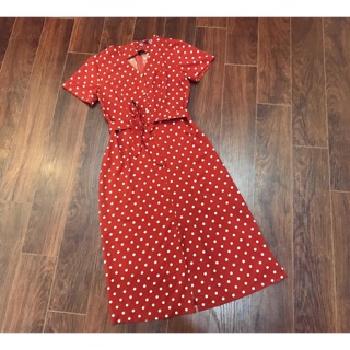Váy chấm bi đỏ cam