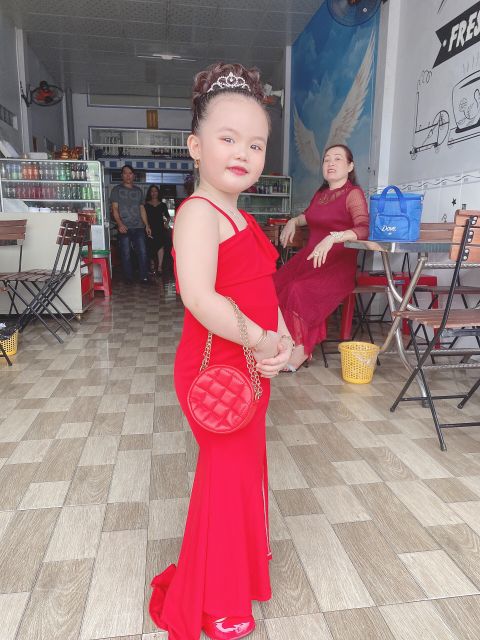 Đầm dạ hội cho bé