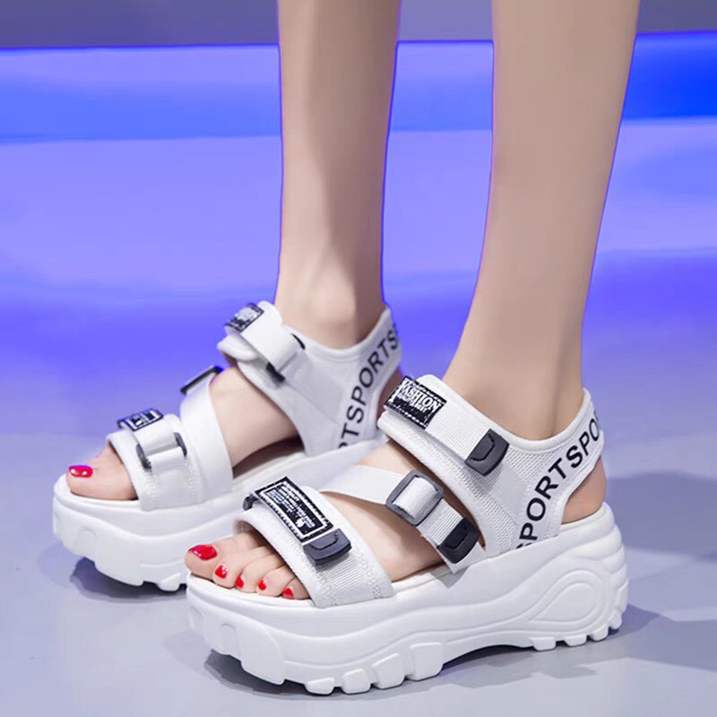 Sandal đế cao 5cm quai vải
