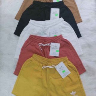 {Sale} Quần Short đũi thêu.