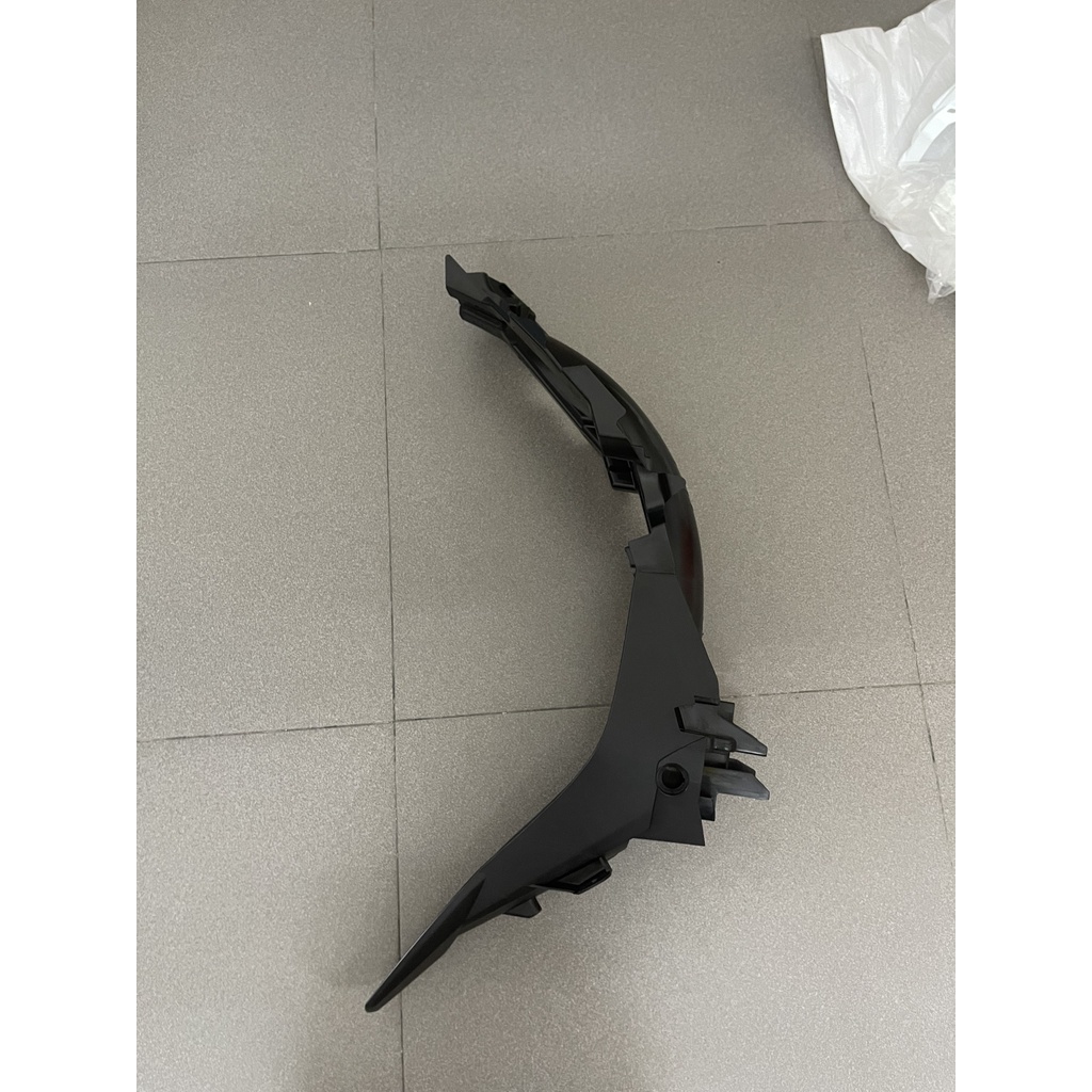 nhựa nhám xe blade 110 tất cả dòng blade 110 đều xài chung hàng chính hãng hình cuối mô tả có e không e