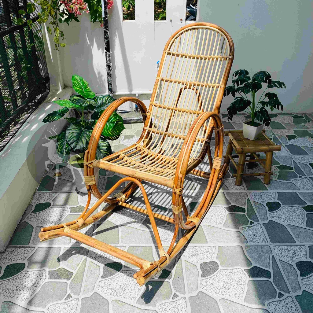 Ghế mây bập bênh thư giãn ngoài trời HOME MÂY - Sản phẩm chuẩn kích thước dành cho người lớn đọc sách