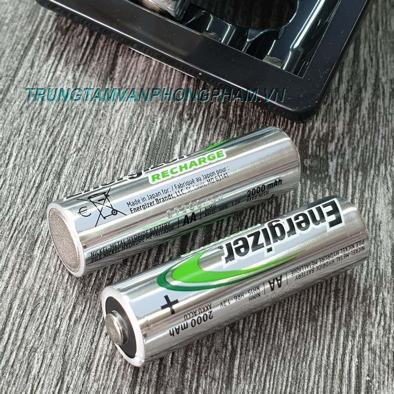 Bộ máy sạc pin AA AAA Energizer kèm 4 pin AA 2000mah