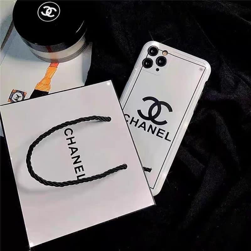 Ốp C.H.A.N.E.L trắng đen
