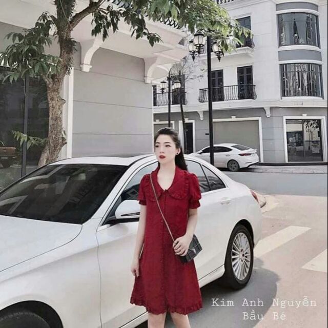 Đầm đỏ cổ sen