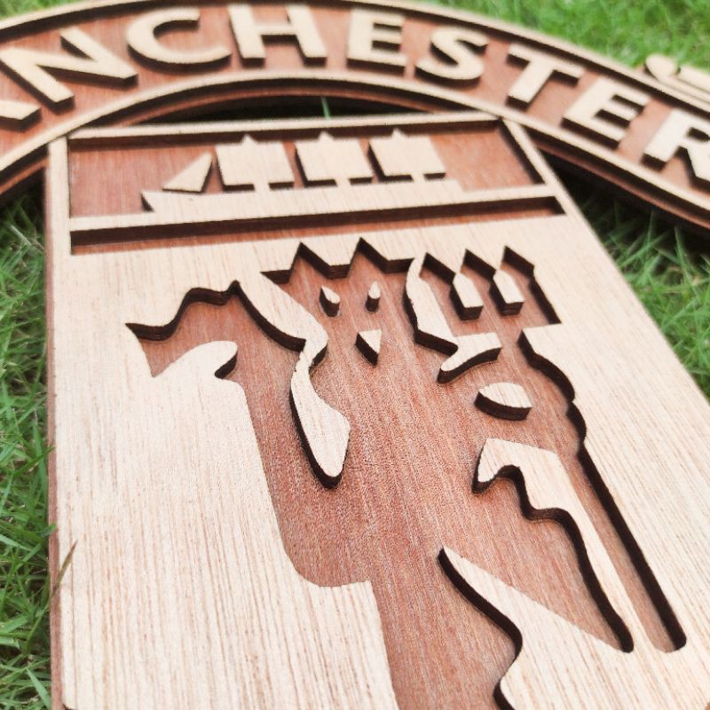 Logo Treo Tường Trang Trí Hình Câu Lạc Bộ Bóng Đá Manchester United 39cm