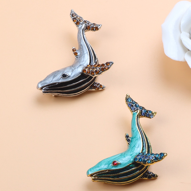 Ghim Cài Áo Hình Cá Voi Đính Đá Thời Trang